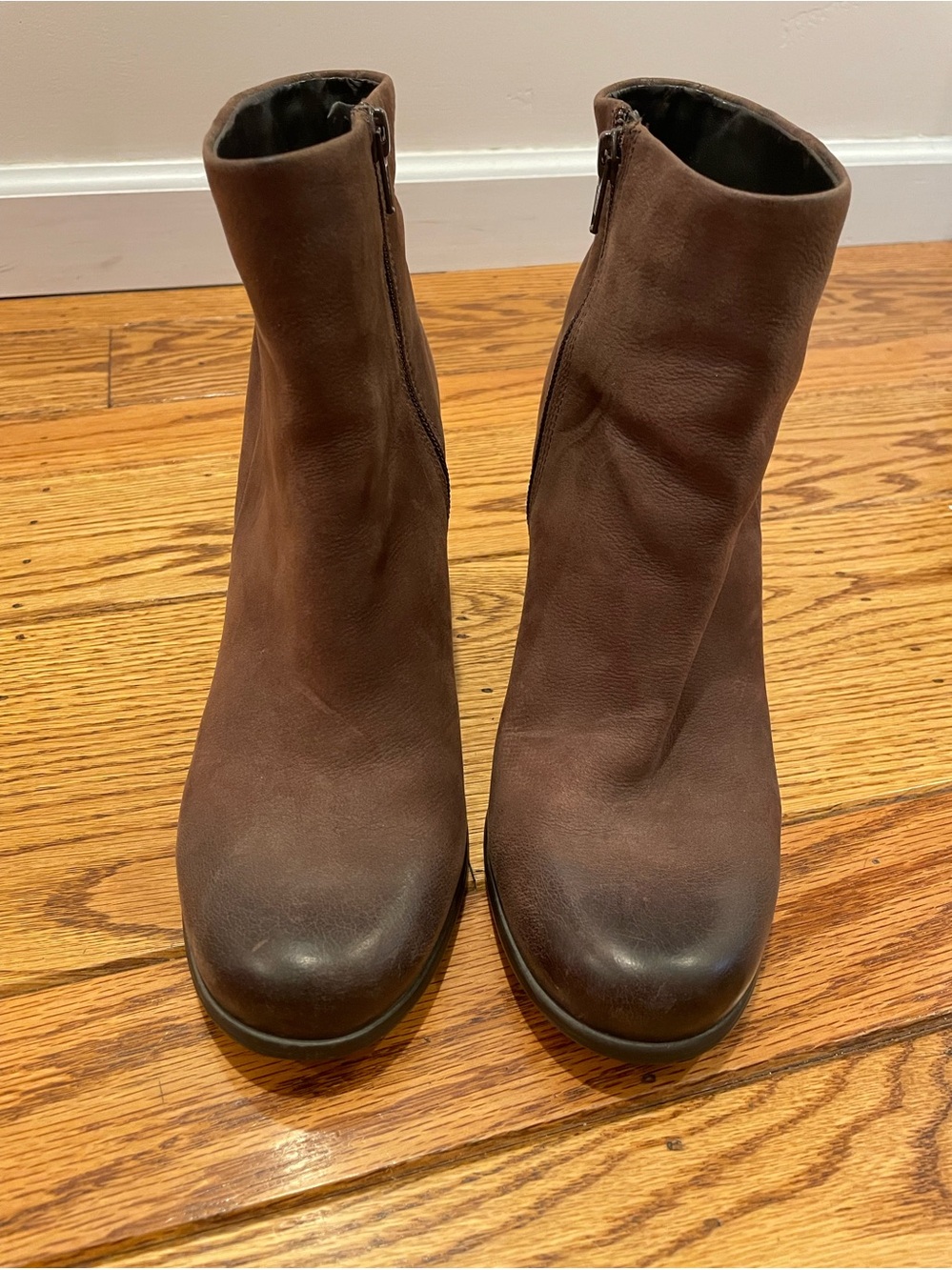 Ecco Women’s distressed Brown Zip Ankle Boots